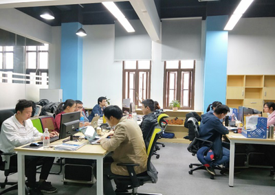 華為(南寧)軟件開(kāi)發(fā)云創(chuàng)新中心攜手聚伍科技，共筑南寧辦公軟件開(kāi)發(fā)與銷(xiāo)售新生態(tài)